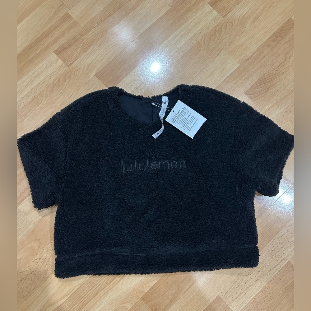Brand New Textured Fleece Logo Tee in black